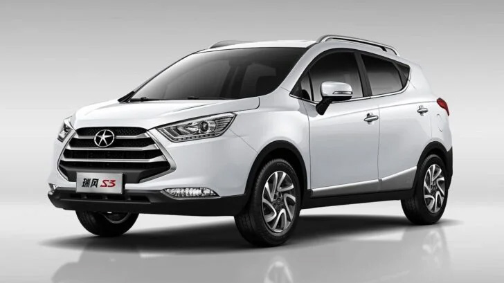 Самый дешевый китайский кроссовер окончательно ушел из России. JAC S3 можно было купить за 1,4 млн рублей