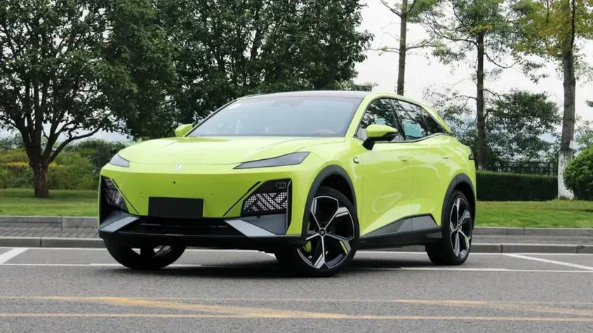 В России начали продавать экономичный кроссовер Changan Shenlan S7 с небольшим расходом и запасом хода 1120 км