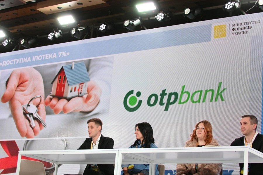 OTP Bank выдал первый в Украине кредит по государственной программе «Доступная ипотека 7%»