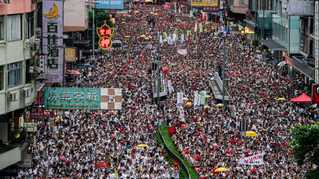 Dự luật dẫn độ khiến dân Hồng Kông dậy sóng phẫn nộ: Chuyện dễ hiểu mà khó phân xử - Ảnh 1.