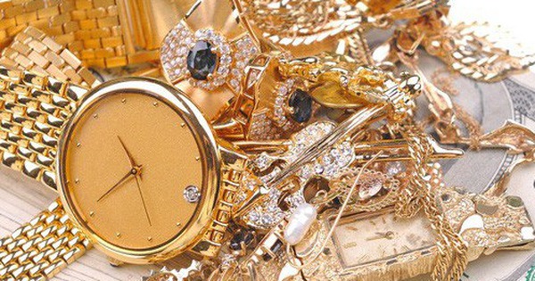Tranh thủ giá vàng cao, dân Mỹ đổ xô bán trang sức cũ