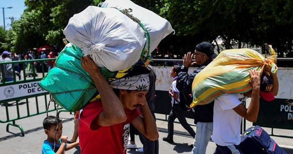 Venezuela phát hành tiền mệnh giá cao đối phó siêu lạm phát