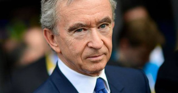 Vị tỷ phú biệt danh "con sói trong chiếc áo khoác cashmere" giàu có đến thế nào?