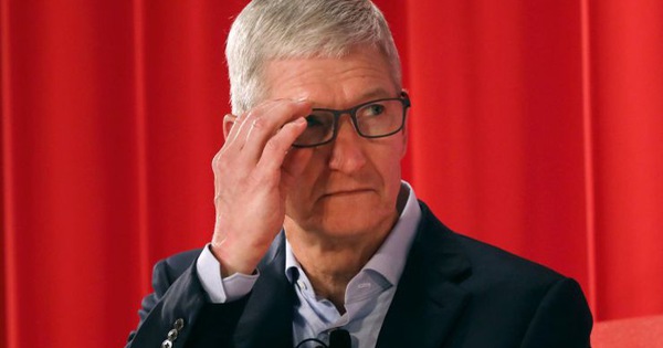 Cổ phiếu Apple lao dốc, Dow Jones mất hơn 100 điểm