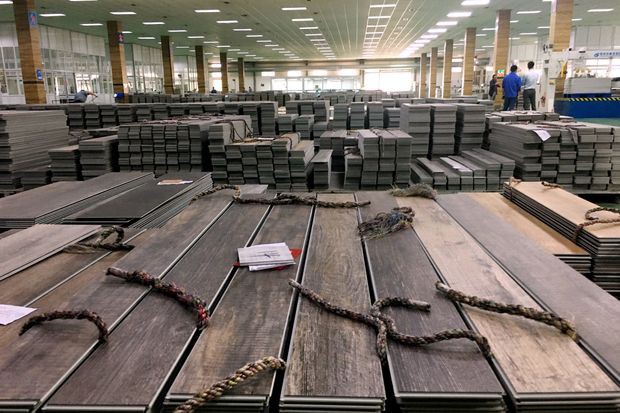 Doanh nghiệp Mỹ chạy đôn chạy đáo vì mức thuế nhập khẩu 25% - Ảnh 2.