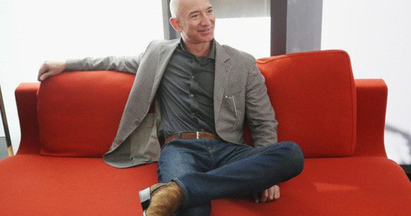 Jeff Bezos bán gần 3 tỷ USD cổ phiếu Amazon