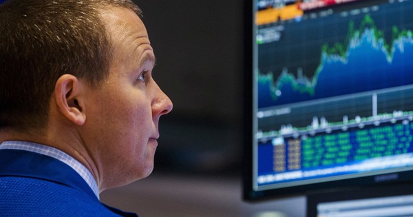 PBOC tuyên bố sẽ giữ tỷ giá đồng NDT ổn định, Dow Jones hồi phục và tăng hơn 300 điểm