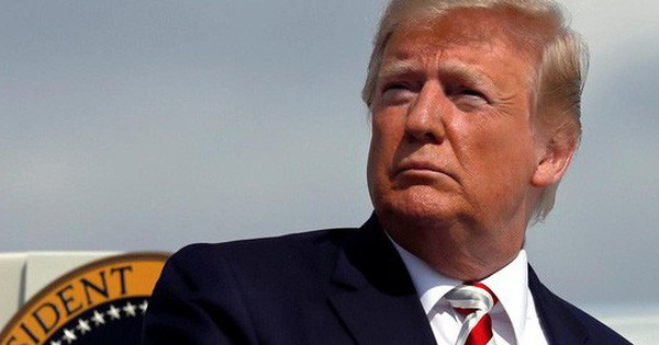Ông Trump lại ép FED, công khai ủng hộ đồng USD yếu