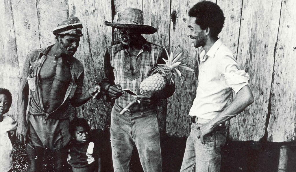 As a young man, García (above: right, with coastal villagers of Esmeraldas Province) learned that he suffered from a disturbing void inside—who was he, really? This led to the beginning of an epic quest to form his own identity within a larger understanding of who his African-descendent people were.

