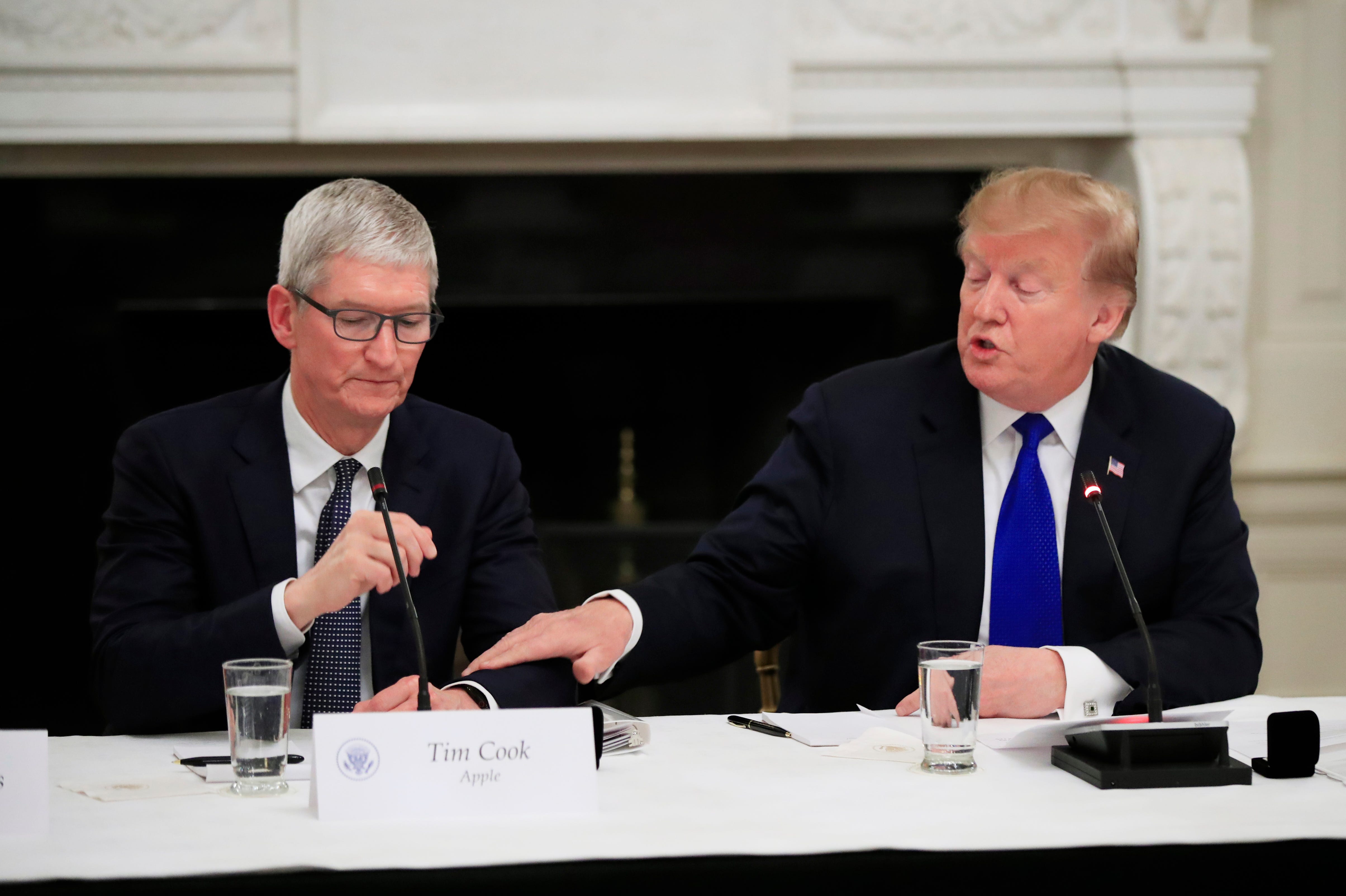 President Trump announces dinner plans with Apple CEO