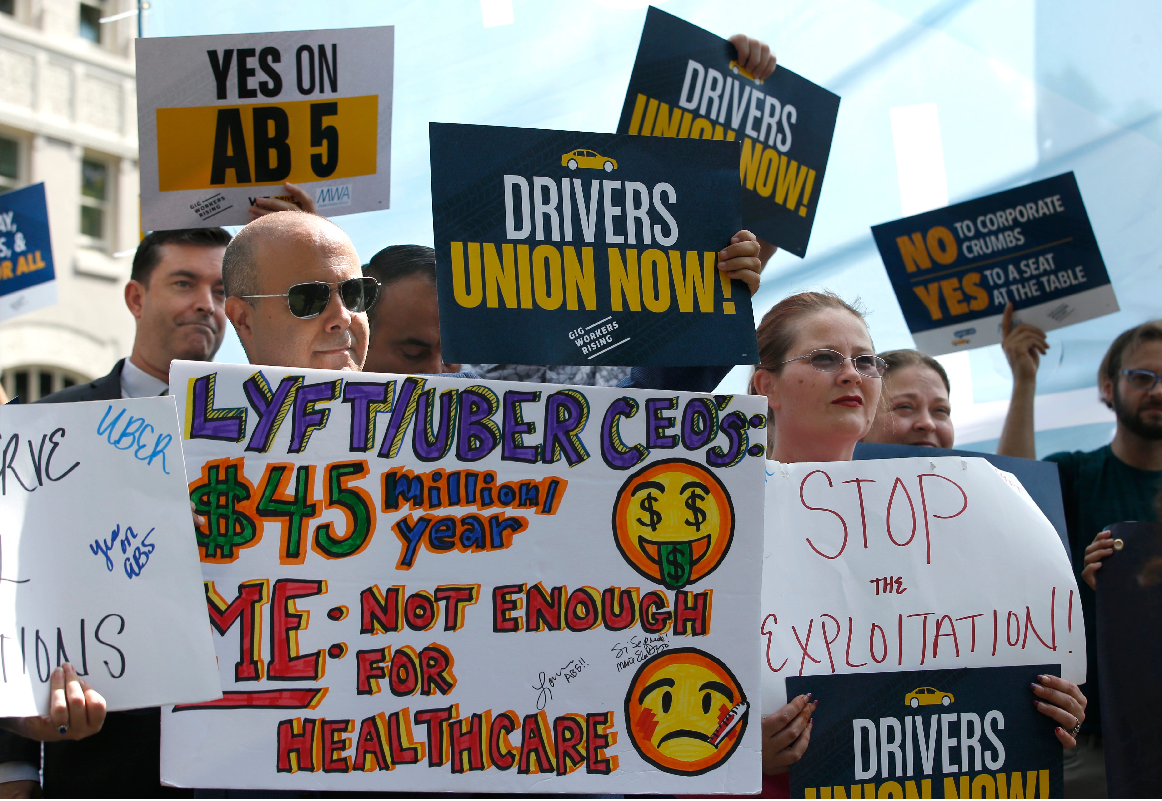 California, Uber and Lyft can find a compromise on drivers' benefits