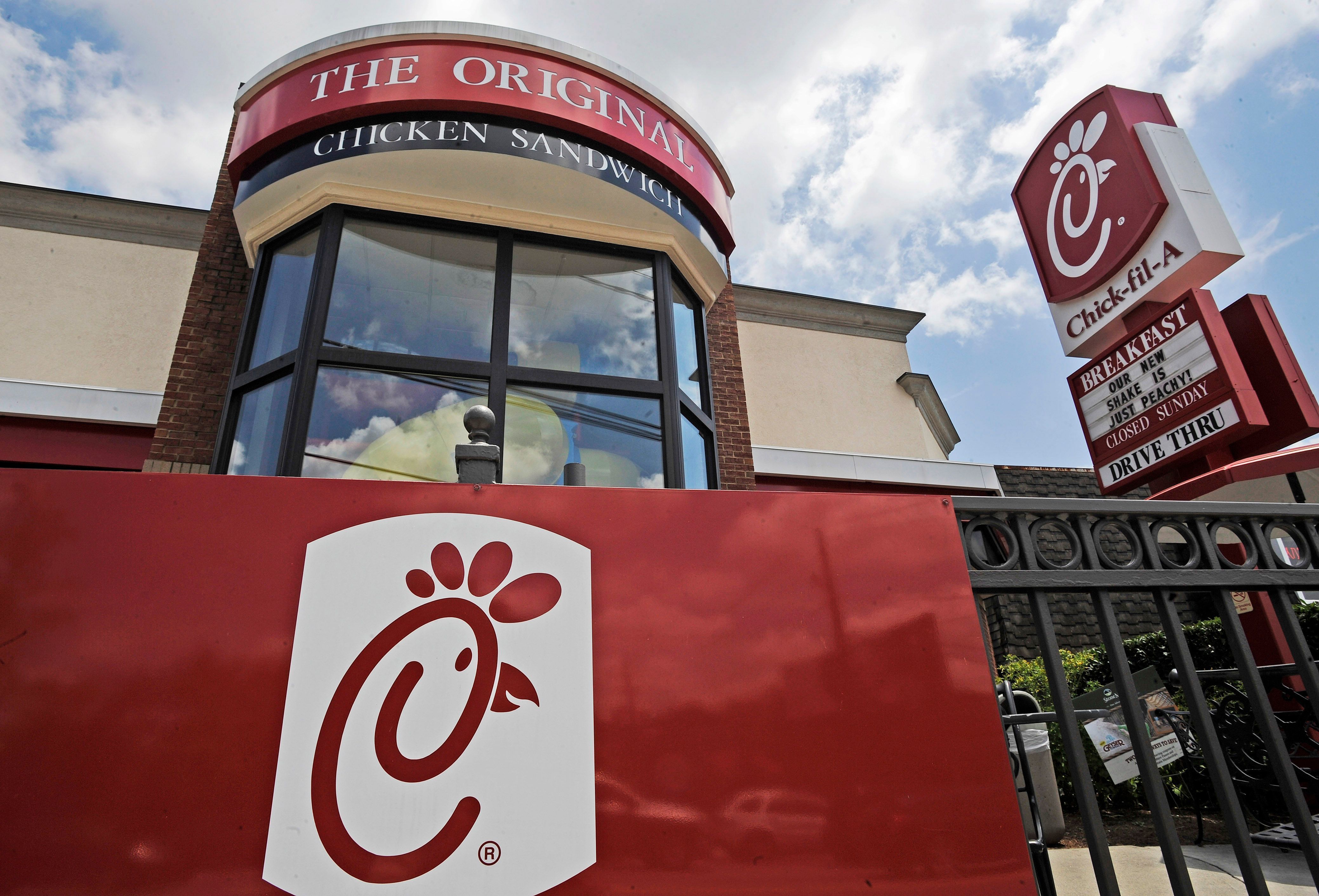 Chick-fil-A, Panera among fast food restaurants with rising sales