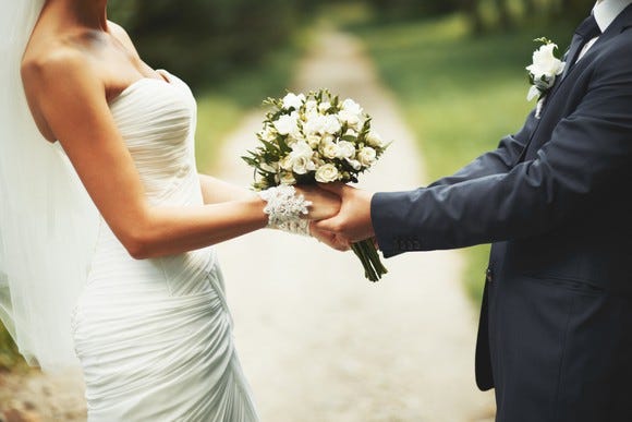 How to get married without borrowing money or going broke