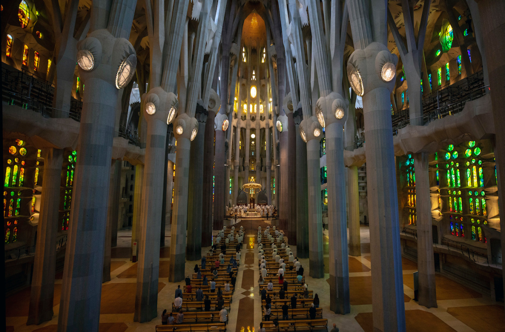 In Barcelona, Sagrada Familia Completion Date Delayed by Pandemic – ARTnews.com