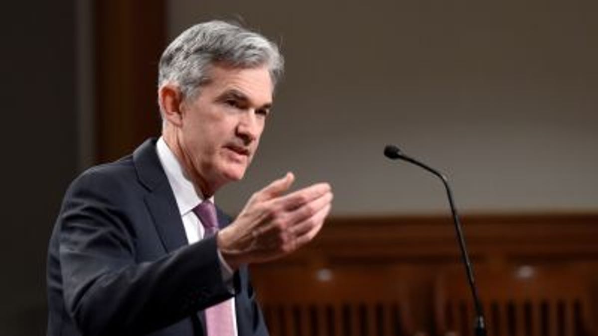 Powell says benefits of too-big stimulus outweigh those of too-small deal