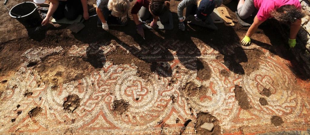 British Archaeologists Unearth ‘Tremendously Exciting’ Ancient Roman Mosaic