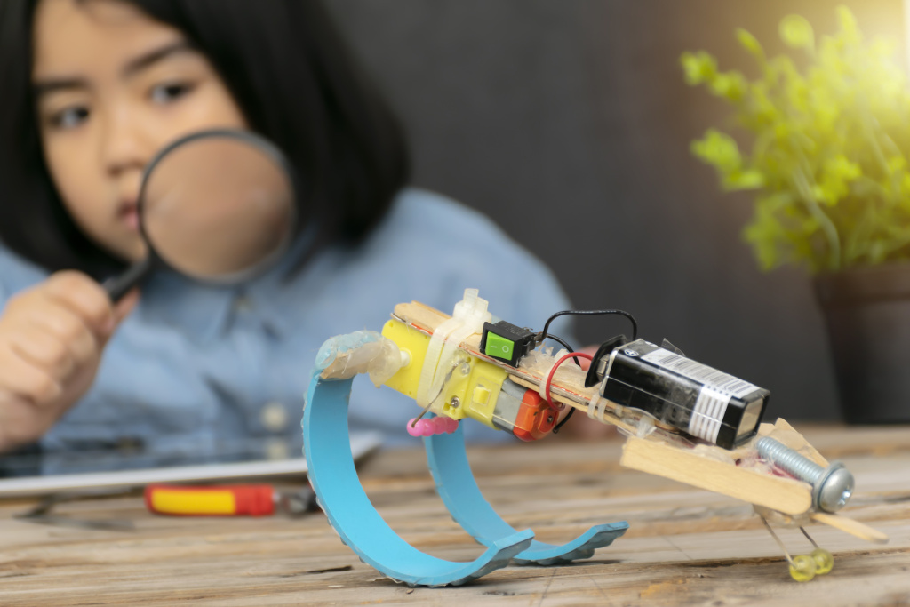 The Best STEM Kits for Kids Engage the Intersections of Art and Technology