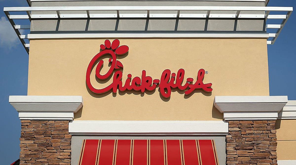 What restaurants are open New Year's Day 2021? Chick-fil-A, Starbucks, Dunkin' and many more