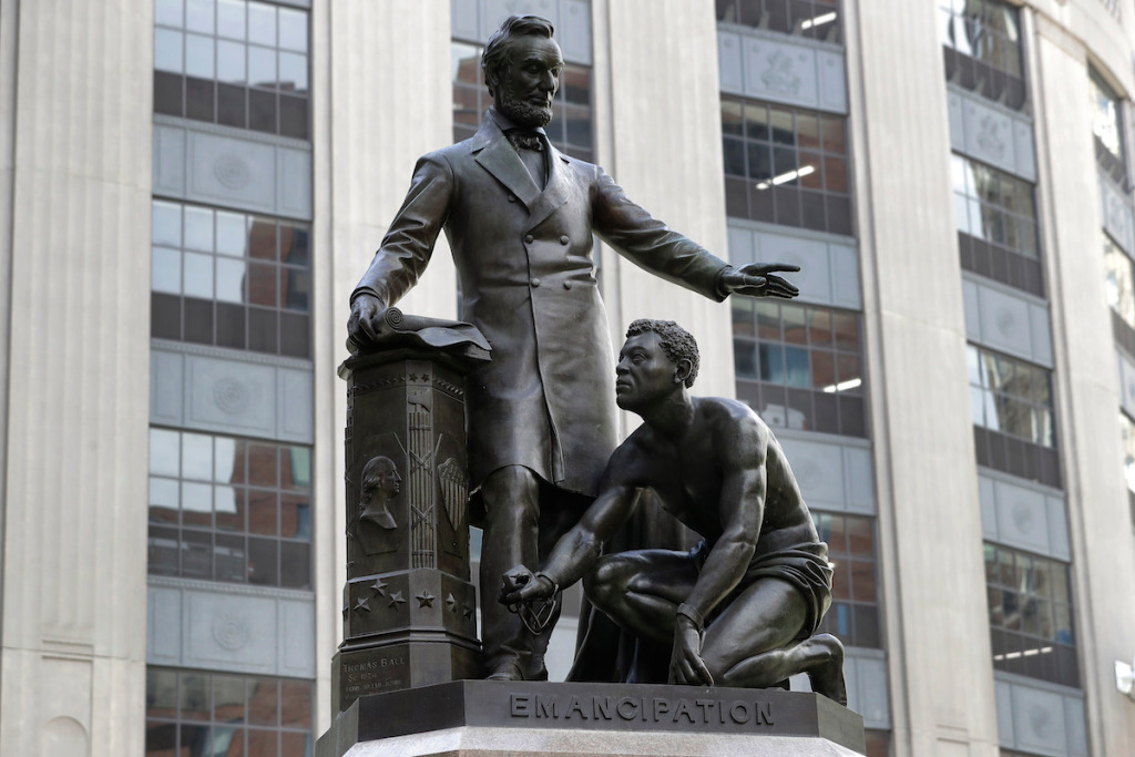 Lincoln Monument in Boston Comes Down, Breonna Taylor Sculpture Stolen in California, and More: Morning Links from December 30, 2020
