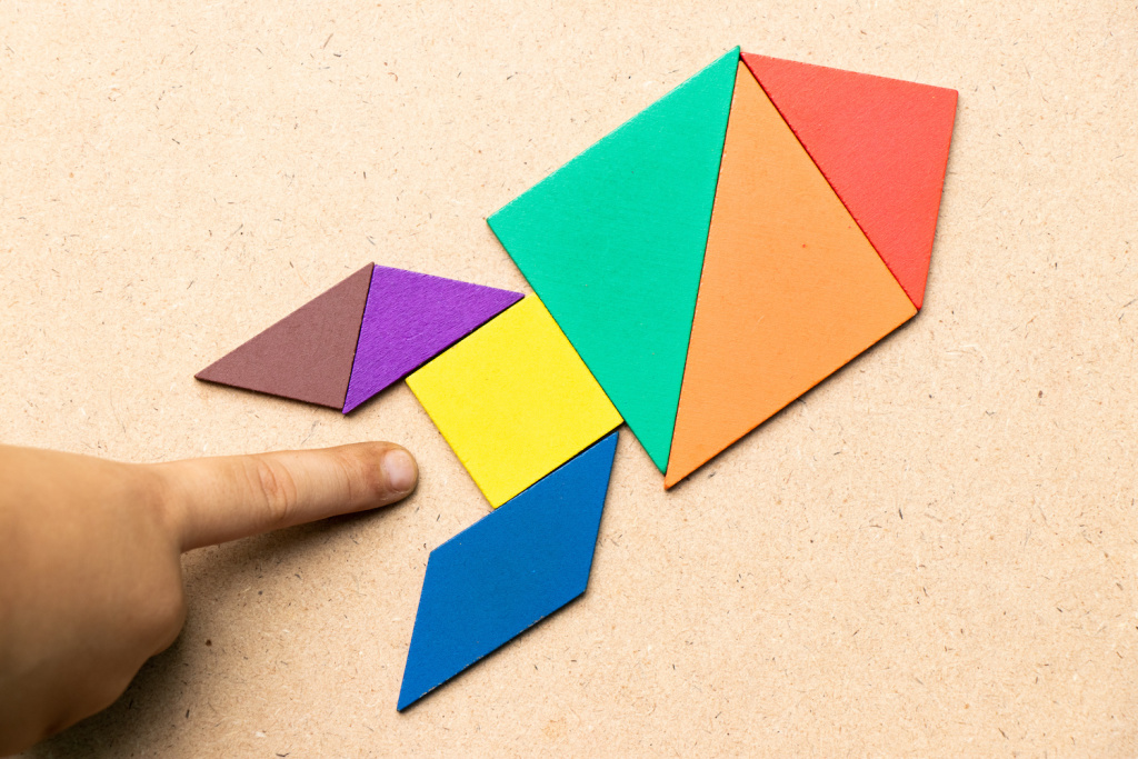 The Best Tangram Shapes Sets for Logic and Math Learning