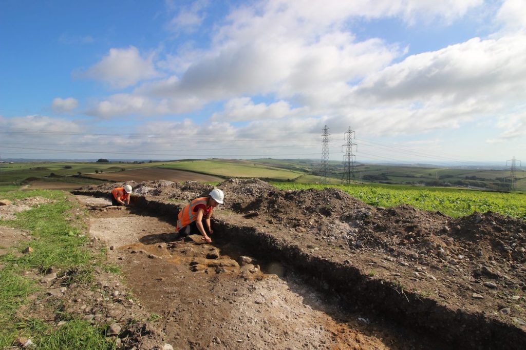 Electric Company Uncovers Thousands of Millennia-Old Objects in Southwest England